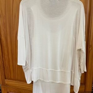Kate & Mallory White 3/4 Sleeve Relaxed Blouse